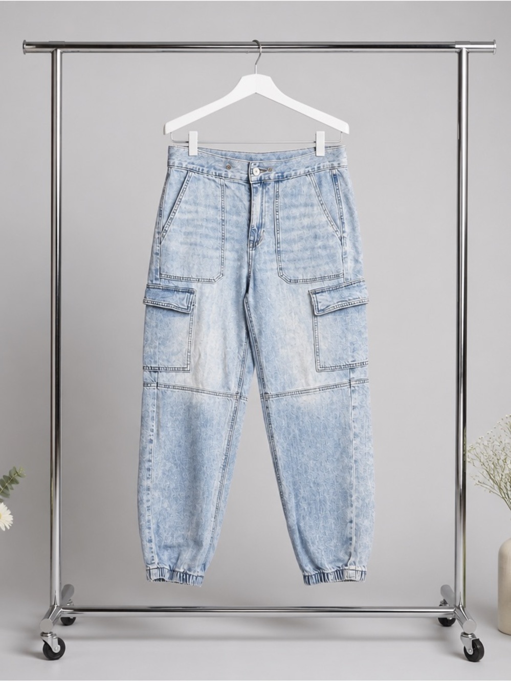 American Eagle Outfitters Light Wash Boyfriend Cargo Jeans